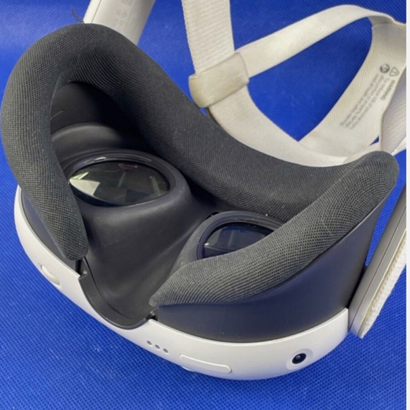 Meta Quest 3 512GB VR Headset - White(B) NPS - Picture 4 of 9